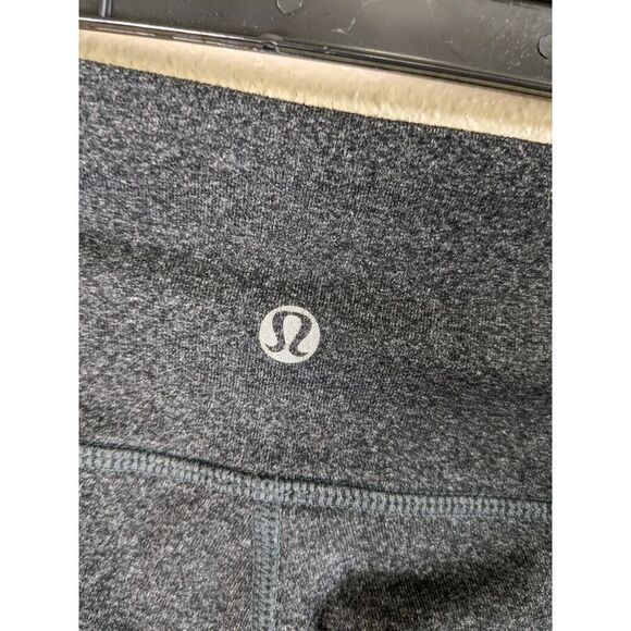 Lululemon Leggings size 4 some fuzzies - Picture 5 of 6